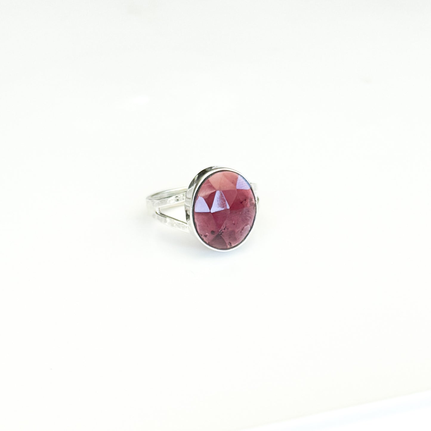 Rouge Garnet Oval Ring
