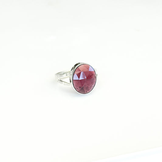 Rouge Garnet Oval Ring